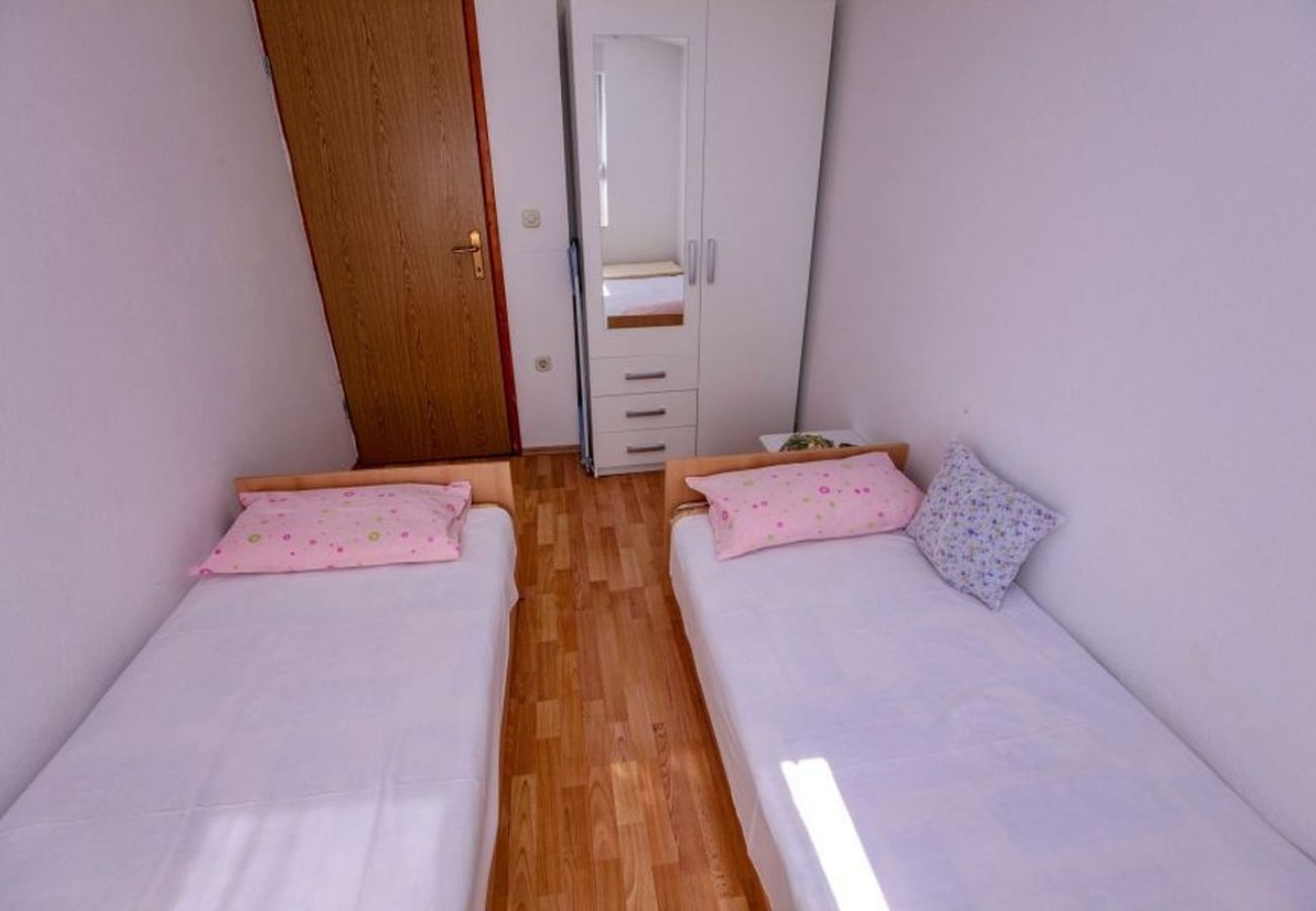 Apartament w Podaca - Apartament w Podaca z Widok na morze, taras, WIFI (3676-1)