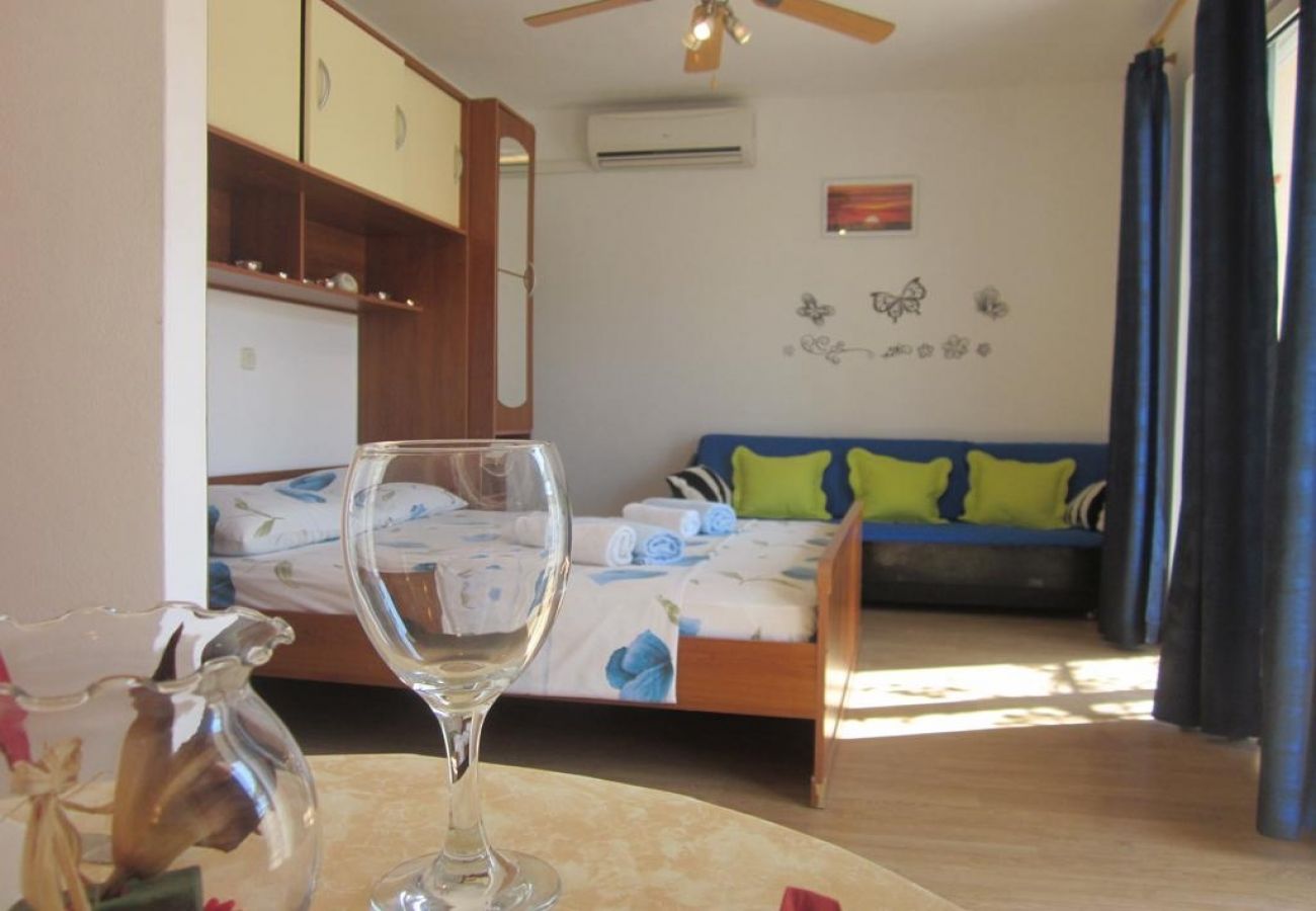 Studio w Hvar - Apartament Studio w Hvar z Widok na morze, balkon, Klimatyzacja, WIFI (3666-1)