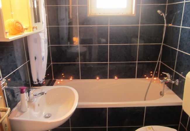 Apartament w Hvar - Apartament w Hvar z Widok na morze, taras, Klimatyzacja, WIFI (3666-2) Apartament w Hvar - Apartament w Hvar z Widok na morze, taras, Klimatyzacja, WIFI (3666-2)