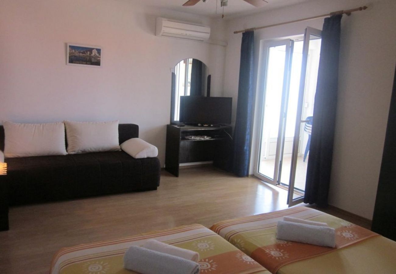 Apartament w Hvar - Apartament w Hvar z Widok na morze, taras, Klimatyzacja, WIFI (3666-2)