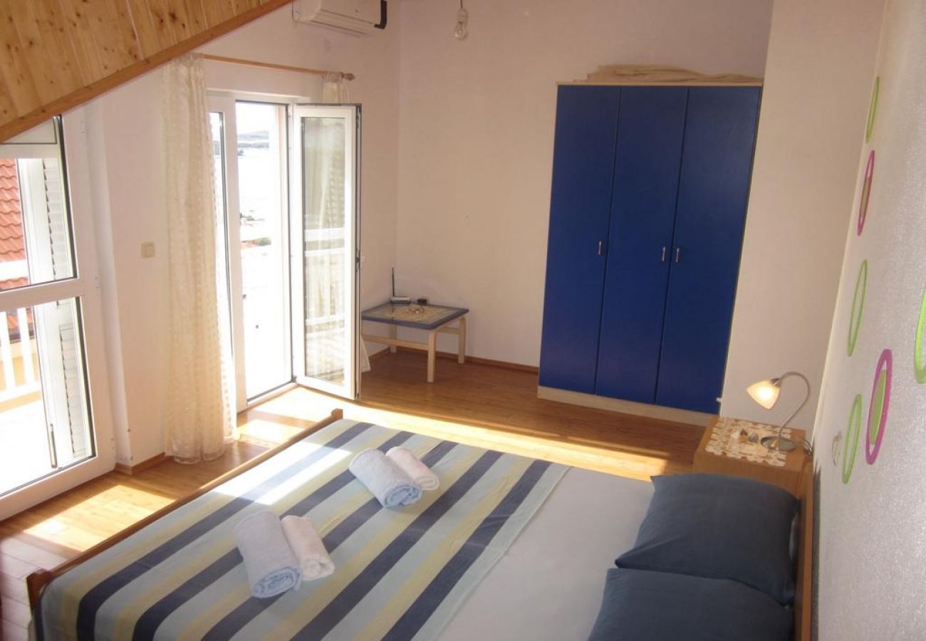 Apartament w Hvar - Apartament w Hvar z Widok na morze, taras, Klimatyzacja, WIFI (3666-5)