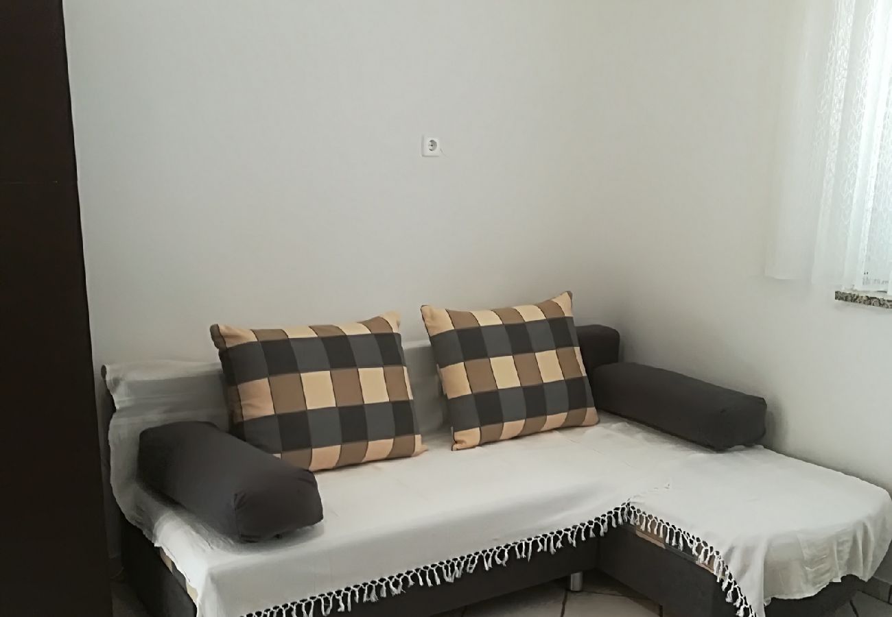 Apartament w Novi Vinodolski - Apartament w Novi Vinodolski z Widok na morze, taras, Klimatyzacja, WIFI (3667-2)