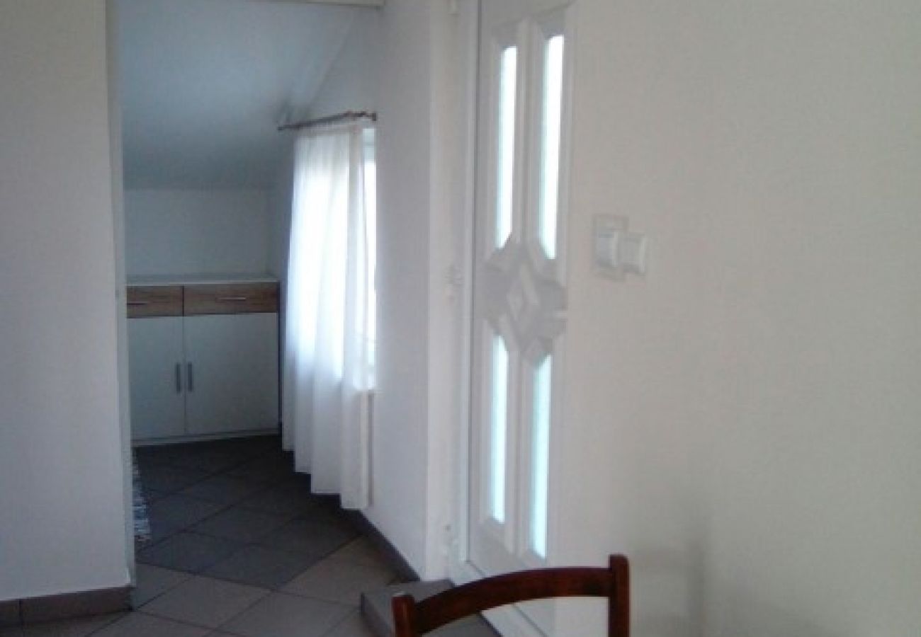 Apartament w Novi Vinodolski - Apartament w Novi Vinodolski z Widok na morze, taras, Klimatyzacja, WIFI (3667-4)