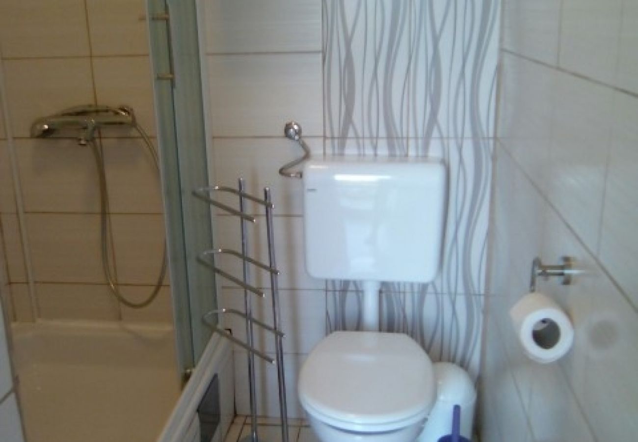 Apartament w Novi Vinodolski - Apartament w Novi Vinodolski z Widok na morze, taras, Klimatyzacja, WIFI (3667-4)