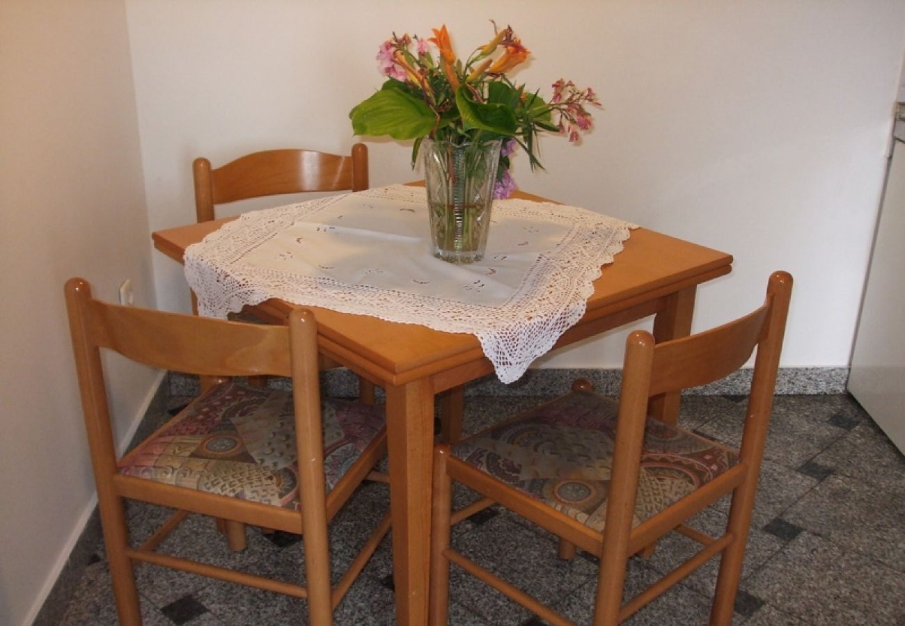 Apartament w Ika - Apartament w Ika z Widok na morze, taras, Klimatyzacja, WIFI (3699-2)