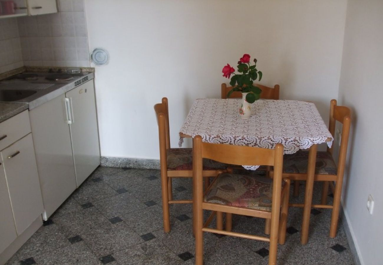 Apartament w Ika - Apartament w Ika z Widok na morze, taras, Klimatyzacja, WIFI (3699-2)