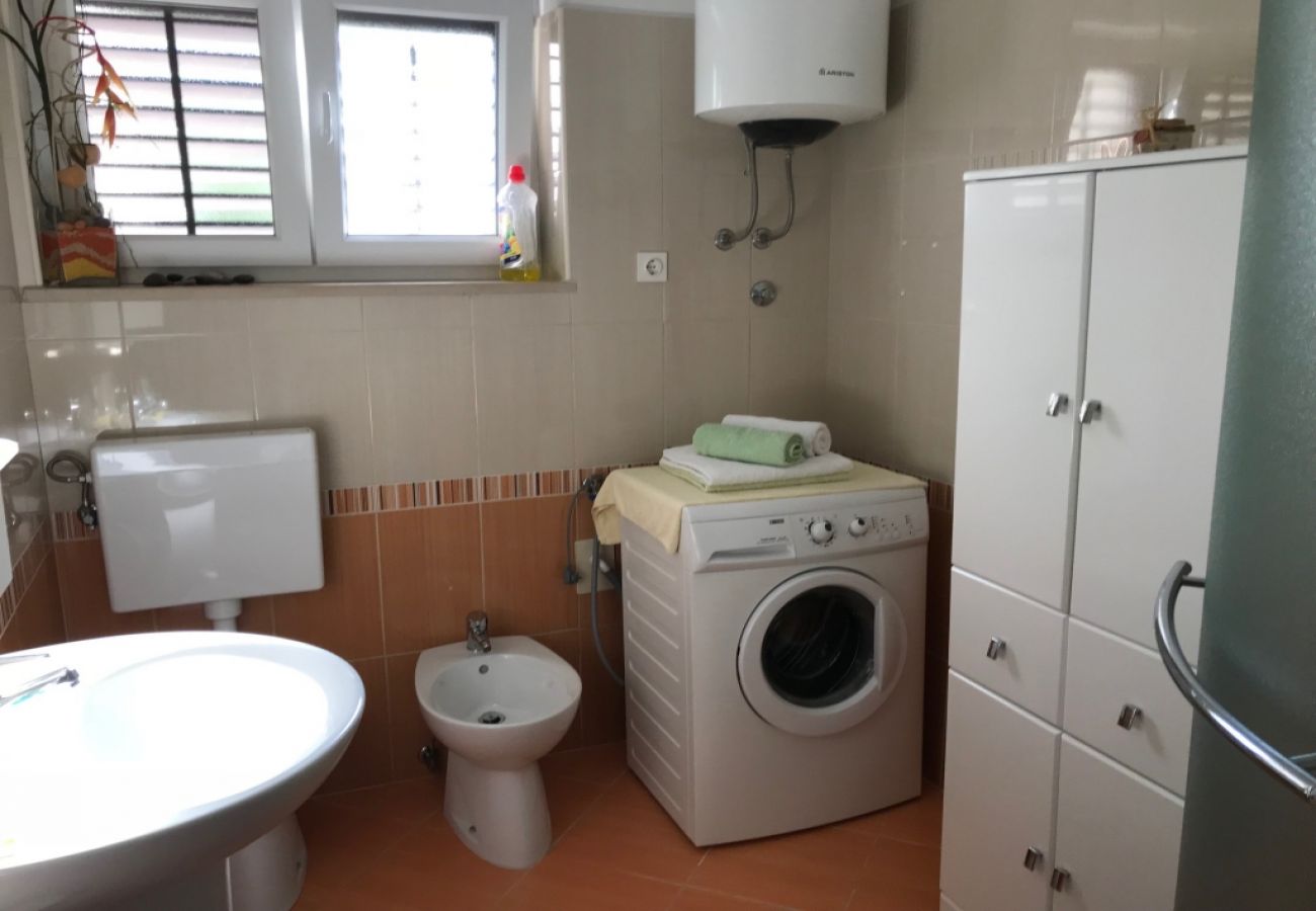 Apartament w Lovran - Apartament w Lovran z taras, Klimatyzacja, WIFI, Pralka (3735-2)