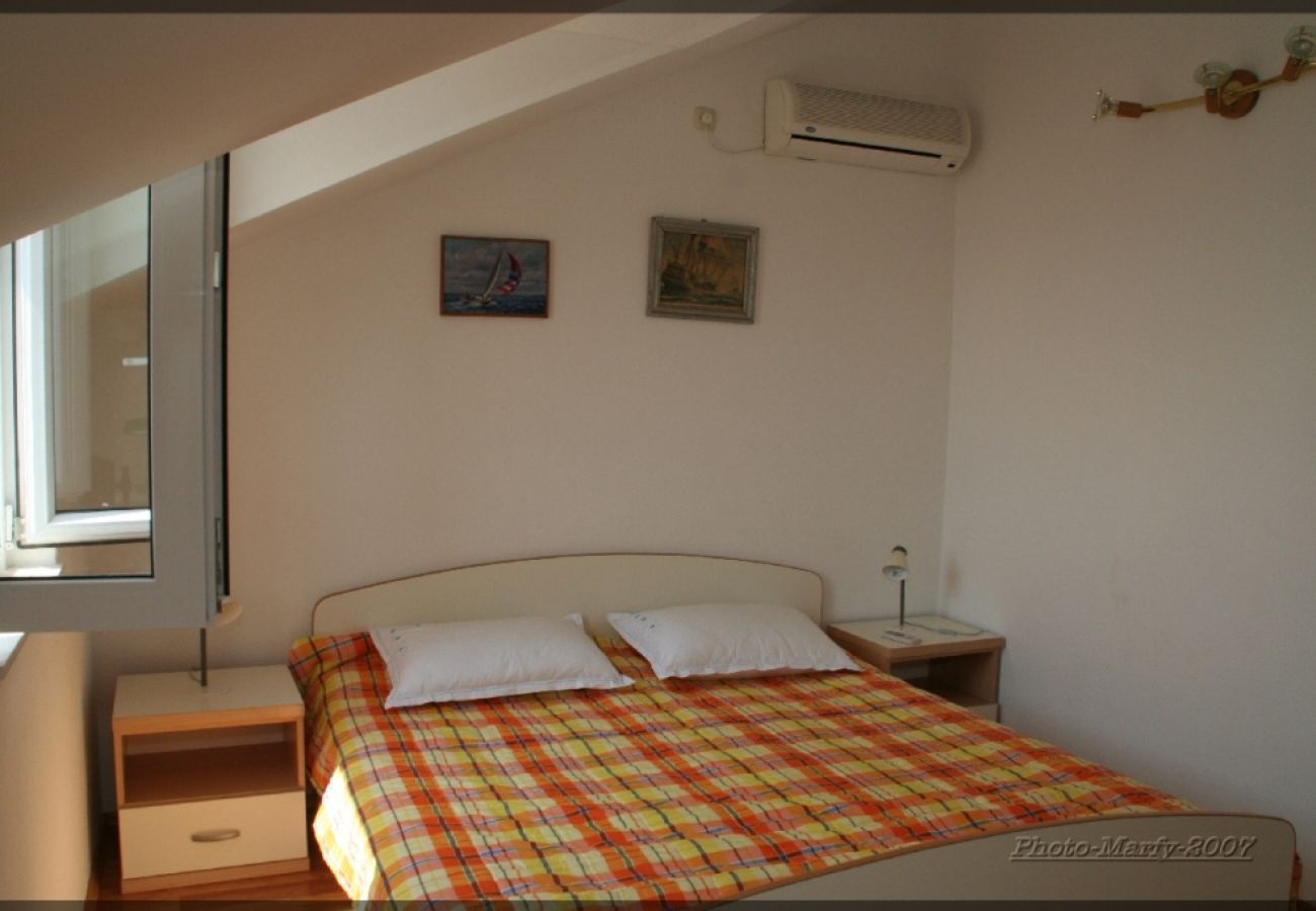 Apartament w Bol - Apartament w Bol z Widok na morze, taras, Klimatyzacja, WIFI (3739-1)