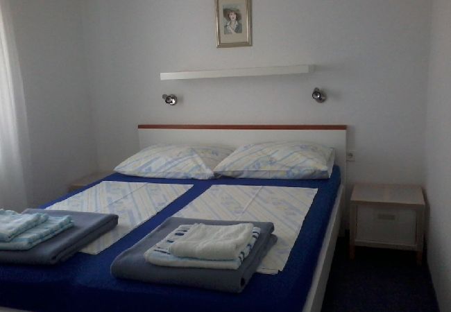 Apartament w Ražanj - Apartament w Ražanj z Widok na morze, taras, Klimatyzacja, WIFI (3743-1) Apartament w Ražanj - Apartament w Ražanj z Widok na morze, taras, Klimatyzacja, WIFI (3743-1)