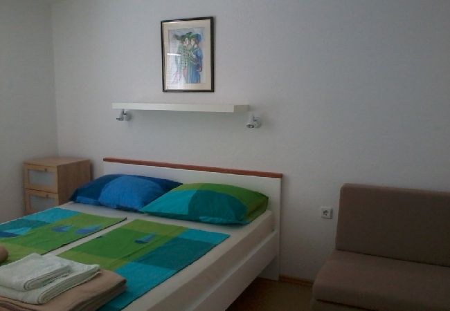Apartament w Ražanj - Apartament w Ražanj z Widok na morze, taras, Klimatyzacja, WIFI (3743-2) Apartament w Ražanj - Apartament w Ražanj z Widok na morze, taras, Klimatyzacja, WIFI (3743-2)