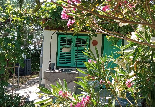 Apartament w Rab - Apartament w Rab z Widok na morze, balkon, WIFI, Pralka (3728-1) Apartament w Rab - Apartament w Rab z Widok na morze, balkon, WIFI, Pralka (3728-1)