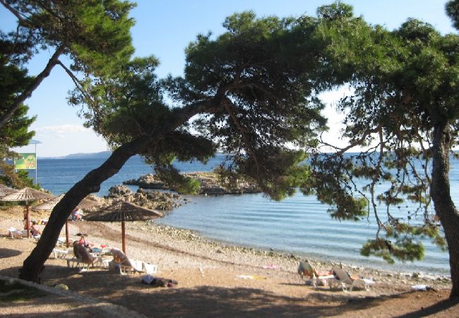 Apartament w Rab - Apartament w Rab z Widok na morze, balkon, WIFI, Pralka (3728-1) Apartament w Rab - Apartament w Rab z Widok na morze, balkon, WIFI, Pralka (3728-1)