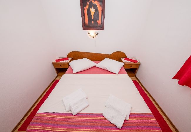 Apartament w Mundanije - Apartament w Mundanije z Widok na morze, taras, Klimatyzacja, WIFI (3748-1) Apartament w Mundanije - Apartament w Mundanije z Widok na morze, taras, Klimatyzacja, WIFI (3748-1)