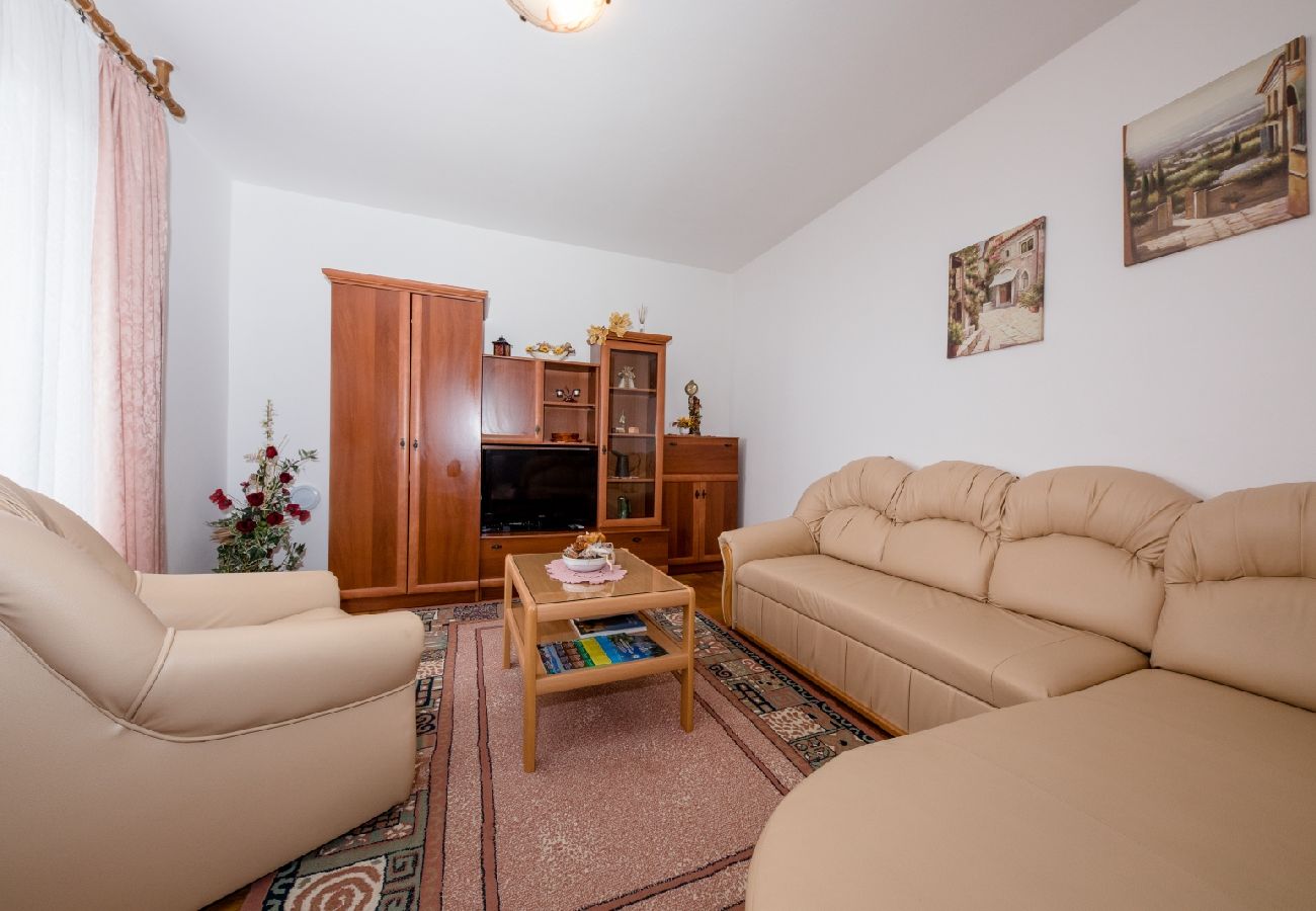 Apartament w Mundanije - Apartament w Mundanije z Widok na morze, taras, Klimatyzacja, WIFI (3748-1)