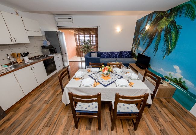 Apartament w Mundanije - Apartament w Mundanije z Widok na morze, taras, Klimatyzacja, WIFI (3748-2) Apartament w Mundanije - Apartament w Mundanije z Widok na morze, taras, Klimatyzacja, WIFI (3748-2)