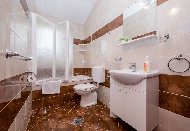 Apartament w Mundanije - Apartament w Mundanije z Widok na morze, taras, Klimatyzacja, WIFI (3748-2) Apartament w Mundanije - Apartament w Mundanije z Widok na morze, taras, Klimatyzacja, WIFI (3748-2)