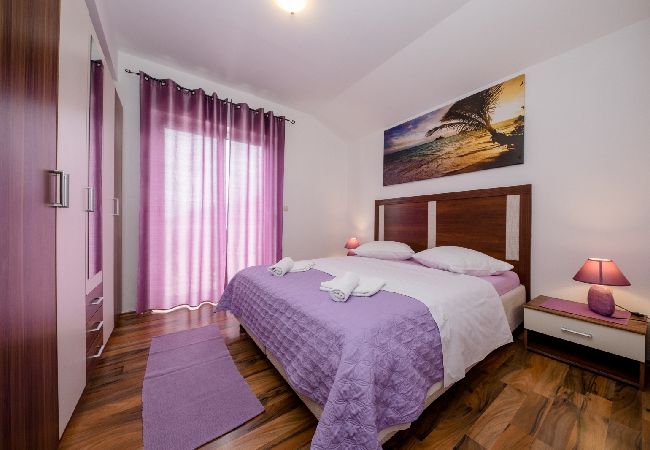 Apartament w Mundanije - Apartament w Mundanije z Widok na morze, taras, Klimatyzacja, WIFI (3748-2) Apartament w Mundanije - Apartament w Mundanije z Widok na morze, taras, Klimatyzacja, WIFI (3748-2)