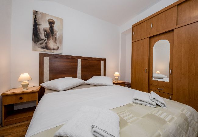 Apartament w Mundanije - Apartament w Mundanije z Widok na morze, taras, Klimatyzacja, WIFI (3748-2) Apartament w Mundanije - Apartament w Mundanije z Widok na morze, taras, Klimatyzacja, WIFI (3748-2)