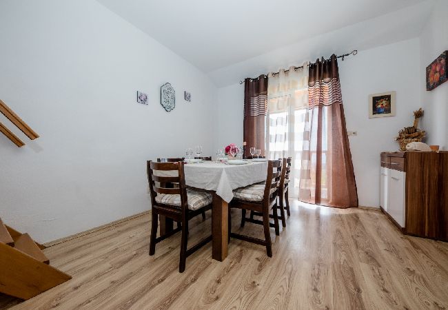 Apartament w Mundanije - Apartament w Mundanije z Widok na morze, taras, Klimatyzacja, WIFI (3748-3) Apartament w Mundanije - Apartament w Mundanije z Widok na morze, taras, Klimatyzacja, WIFI (3748-3)