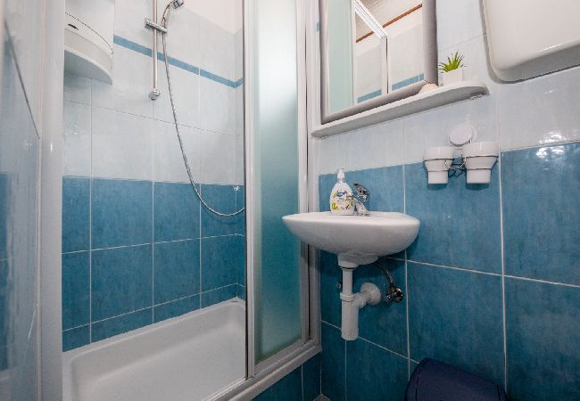 Apartament w Mundanije - Apartament w Mundanije z Widok na morze, taras, Klimatyzacja, WIFI (3748-4) Apartament w Mundanije - Apartament w Mundanije z Widok na morze, taras, Klimatyzacja, WIFI (3748-4)