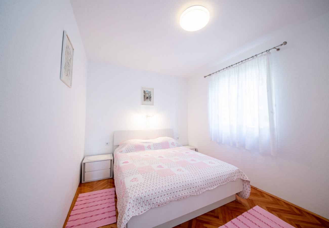 Apartament w Bol - Apartament w Bol z Widok na morze, taras, Klimatyzacja, WIFI (3757-2)