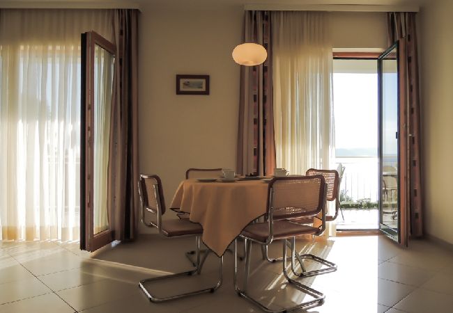 Apartament w Baška Voda - Apartament w Baška Voda z Widok na morze, balkon, Klimatyzacja, WIFI (3785-1) Apartament w Baška Voda - Apartament w Baška Voda z Widok na morze, balkon, Klimatyzacja, WIFI (3785-1)