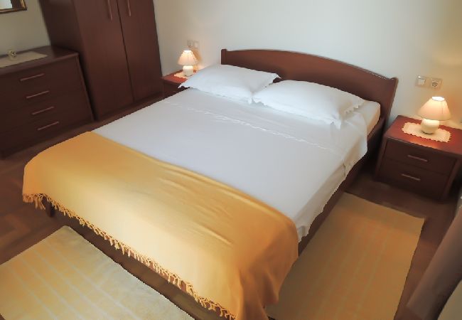 Apartament w Baška Voda - Apartament w Baška Voda z Widok na morze, balkon, Klimatyzacja, WIFI (3785-1) Apartament w Baška Voda - Apartament w Baška Voda z Widok na morze, balkon, Klimatyzacja, WIFI (3785-1)