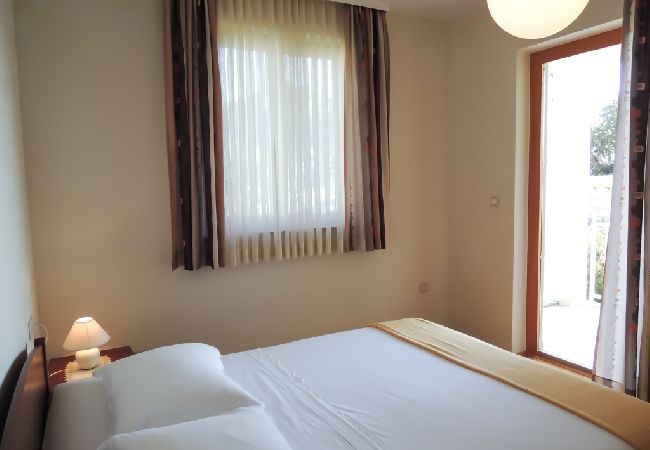 Apartament w Baška Voda - Apartament w Baška Voda z Widok na morze, balkon, Klimatyzacja, WIFI (3785-1) Apartament w Baška Voda - Apartament w Baška Voda z Widok na morze, balkon, Klimatyzacja, WIFI (3785-1)