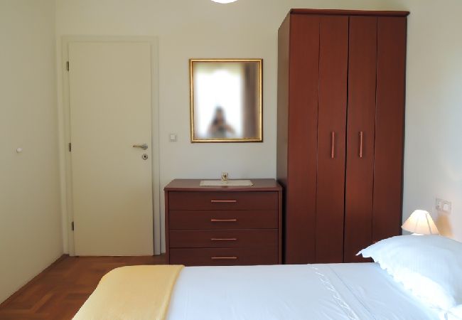 Apartament w Baška Voda - Apartament w Baška Voda z Widok na morze, balkon, Klimatyzacja, WIFI (3785-1) Apartament w Baška Voda - Apartament w Baška Voda z Widok na morze, balkon, Klimatyzacja, WIFI (3785-1)