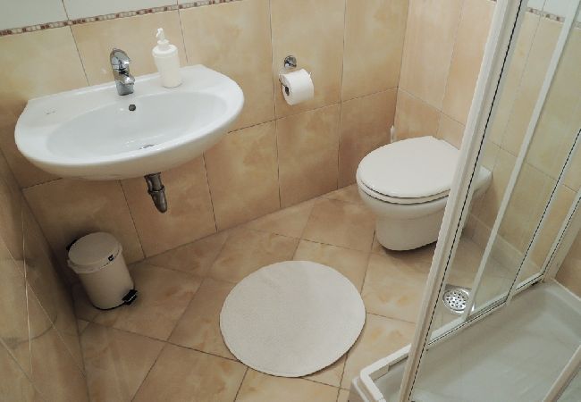 Apartament w Baška Voda - Apartament w Baška Voda z Widok na morze, balkon, Klimatyzacja, WIFI (3785-1) Apartament w Baška Voda - Apartament w Baška Voda z Widok na morze, balkon, Klimatyzacja, WIFI (3785-1)