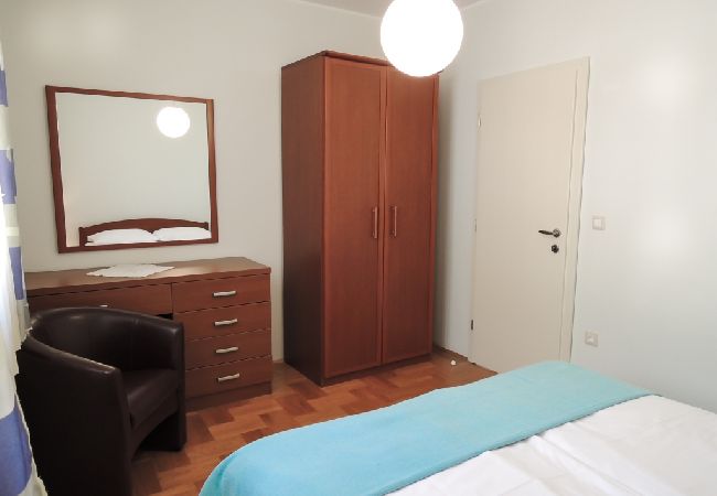 Apartament w Baška Voda - Apartament w Baška Voda z Widok na morze, taras, Klimatyzacja, WIFI (3785-2) Apartament w Baška Voda - Apartament w Baška Voda z Widok na morze, taras, Klimatyzacja, WIFI (3785-2)
