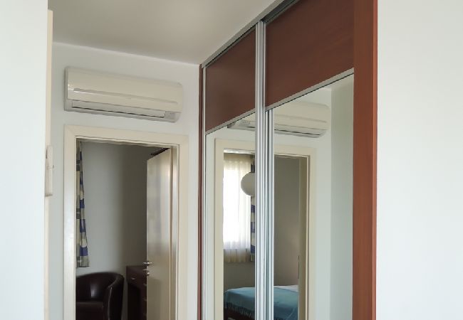 Apartament w Baška Voda - Apartament w Baška Voda z Widok na morze, taras, Klimatyzacja, WIFI (3785-2) Apartament w Baška Voda - Apartament w Baška Voda z Widok na morze, taras, Klimatyzacja, WIFI (3785-2)