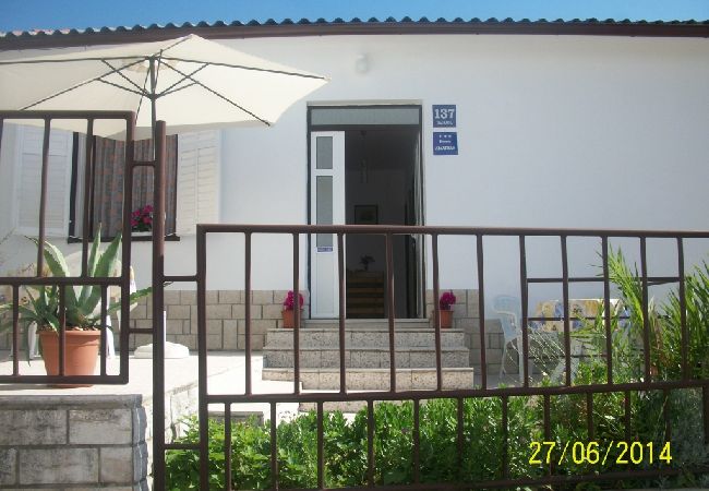 Apartament w Banjol - Apartament w Banjol z Widok na morze, taras, Klimatyzacja, WIFI (3803-1) Apartament w Banjol - Apartament w Banjol z Widok na morze, taras, Klimatyzacja, WIFI (3803-1)