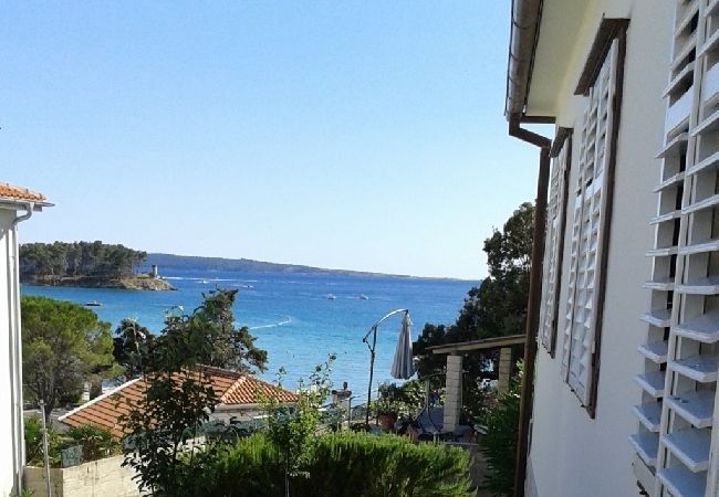 Apartament w Banjol - Apartament w Banjol z Widok na morze, taras, Klimatyzacja, WIFI (3803-1) Apartament w Banjol - Apartament w Banjol z Widok na morze, taras, Klimatyzacja, WIFI (3803-1)