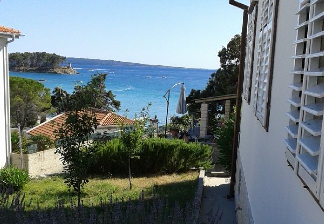 Apartament w Banjol - Apartament w Banjol z Widok na morze, taras, Klimatyzacja, WIFI (3803-1) Apartament w Banjol - Apartament w Banjol z Widok na morze, taras, Klimatyzacja, WIFI (3803-1)
