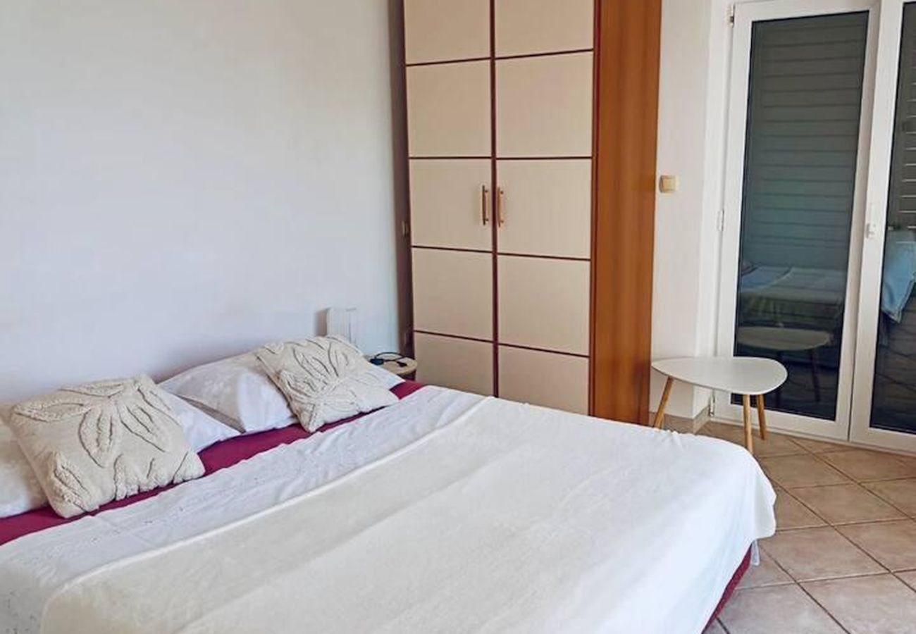 Apartament w Podgora - Apartament w Podgora z Widok na morze, taras, Klimatyzacja, WIFI (3812-2)