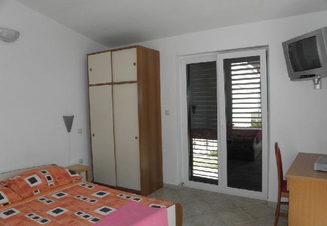 Apartament w Podgora - Apartament w Podgora z Widok na morze, taras, Klimatyzacja, WIFI (3812-5) Apartament w Podgora - Apartament w Podgora z Widok na morze, taras, Klimatyzacja, WIFI (3812-5)