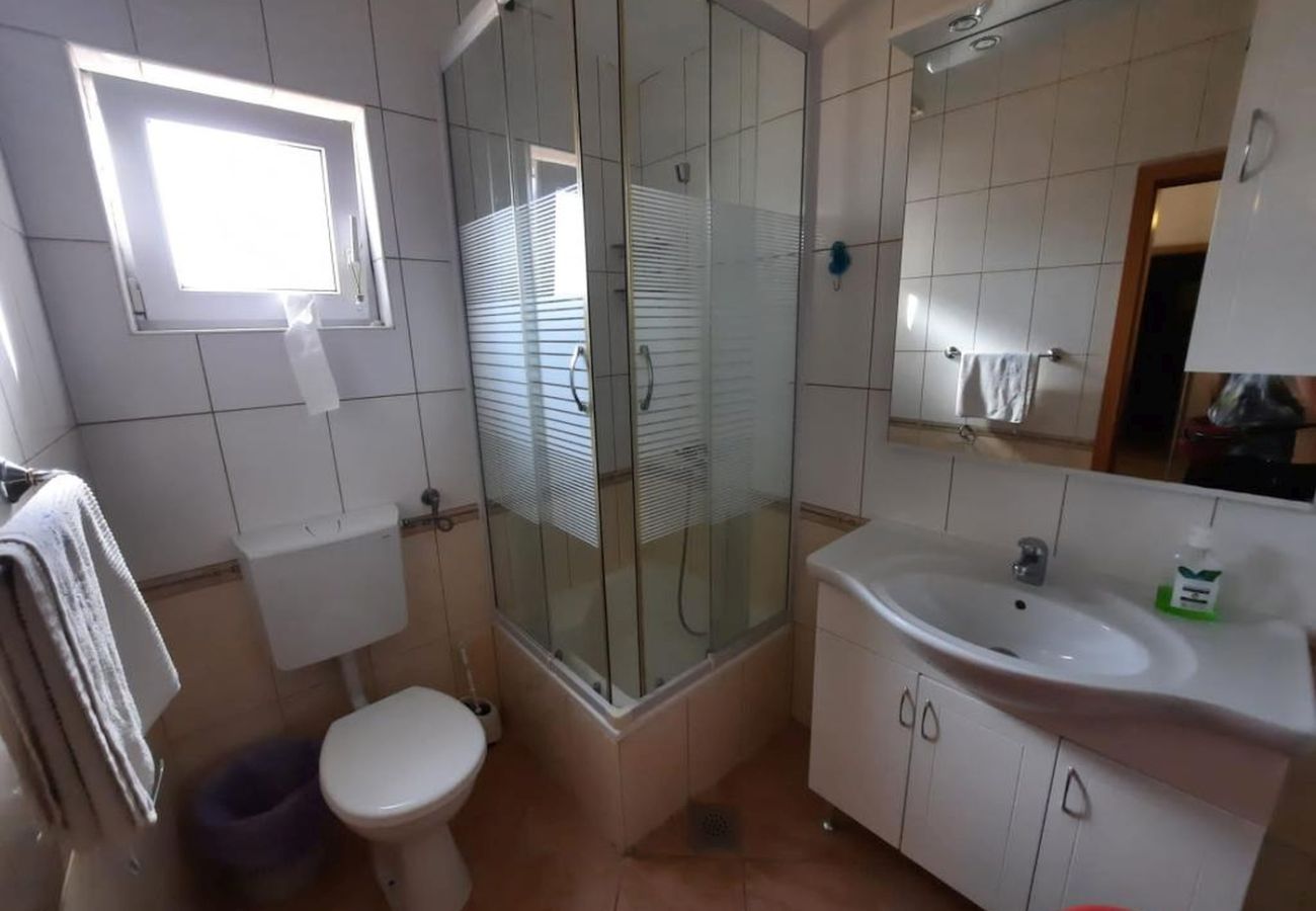 Apartament w Podgora - Apartament w Podgora z Widok na morze, taras, Klimatyzacja, WIFI (3812-5)