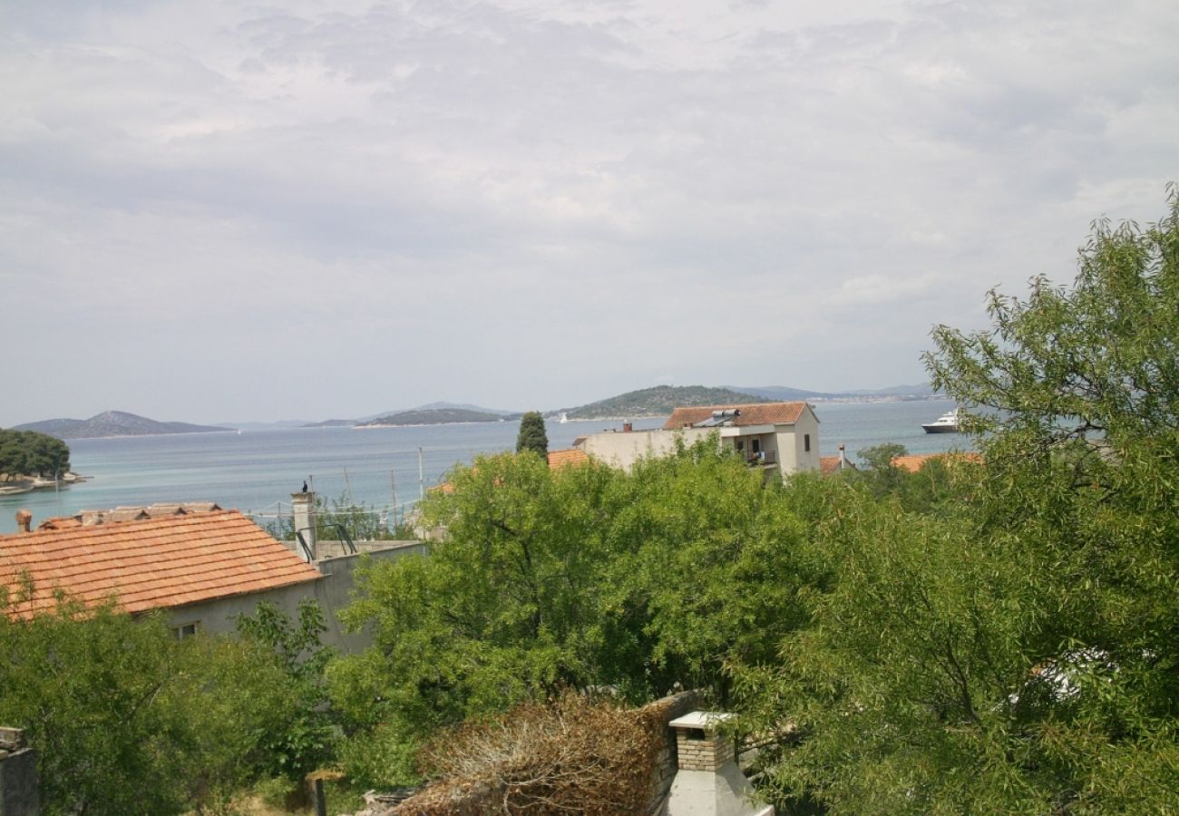 Apartament w Zlarin - Apartament w Zlarin z balkon, WIFI, Pralka (3813-1)