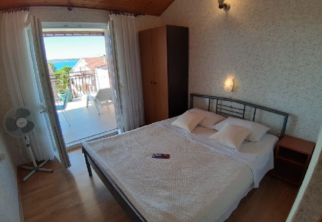 Apartament w Šibenik-Brodarica - Apartament w Brodarica z Widok na morze, taras, Klimatyzacja, WIFI (3814-1) Apartament w Šibenik-Brodarica - Apartament w Brodarica z Widok na morze, taras, Klimatyzacja, WIFI (3814-1)