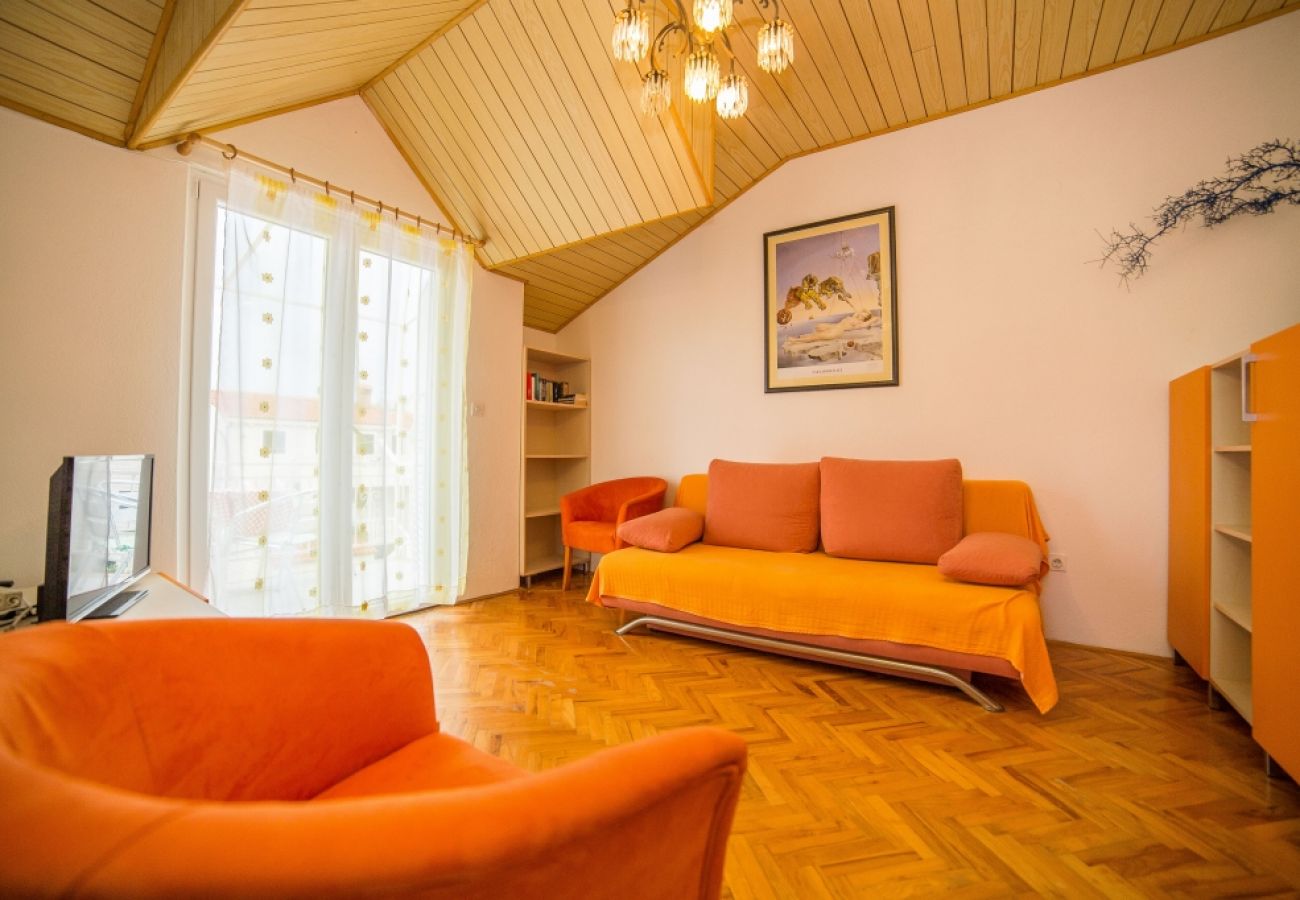 Apartament w Bol - Apartament w Bol z Widok na morze, balkon, Klimatyzacja, WIFI (3835-1)