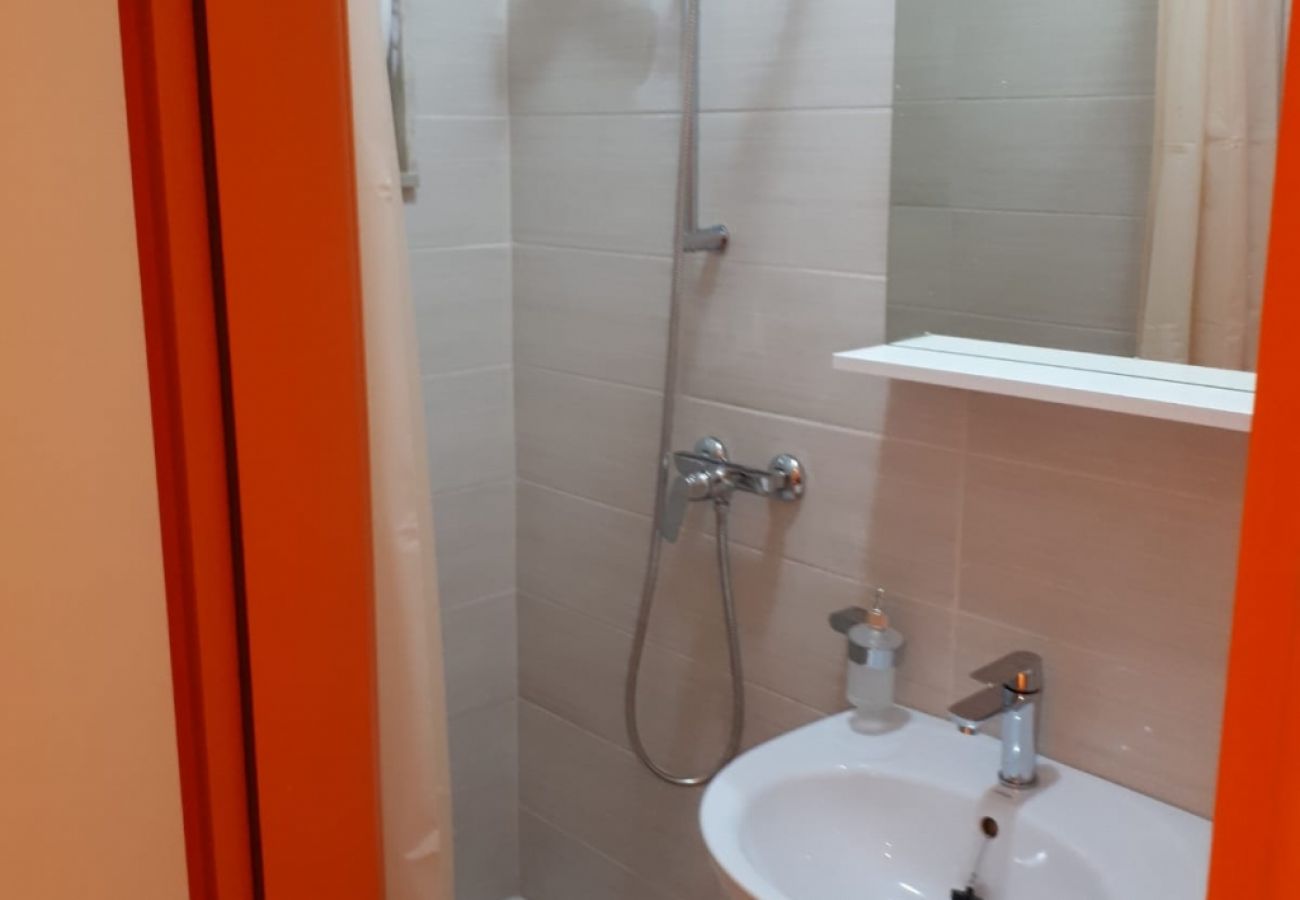 Apartament w Bol - Apartament w Bol z Widok na morze, balkon, Klimatyzacja, WIFI (3835-1)