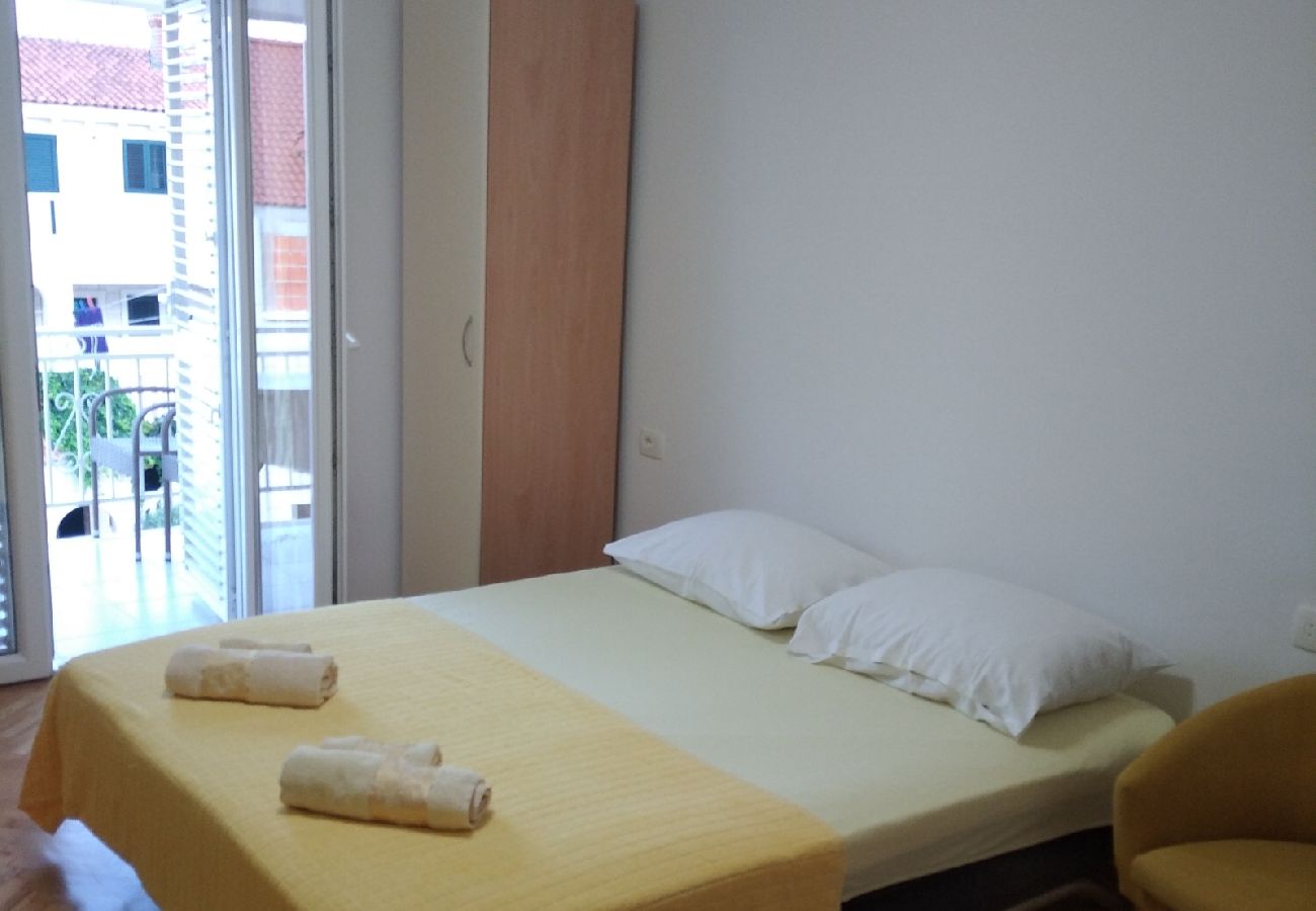 Apartament w Bol - Apartament w Bol z Widok na morze, balkon, Klimatyzacja, WIFI (3835-2)