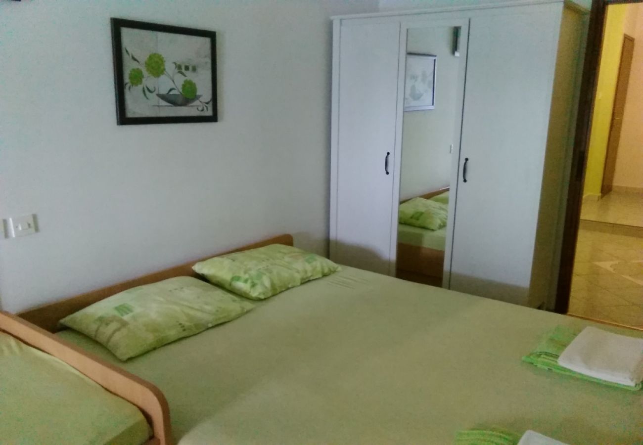 Apartament w Jadranovo - Apartament w Jadranovo z Widok na morze, balkon, Klimatyzacja, WIFI (3856-1)