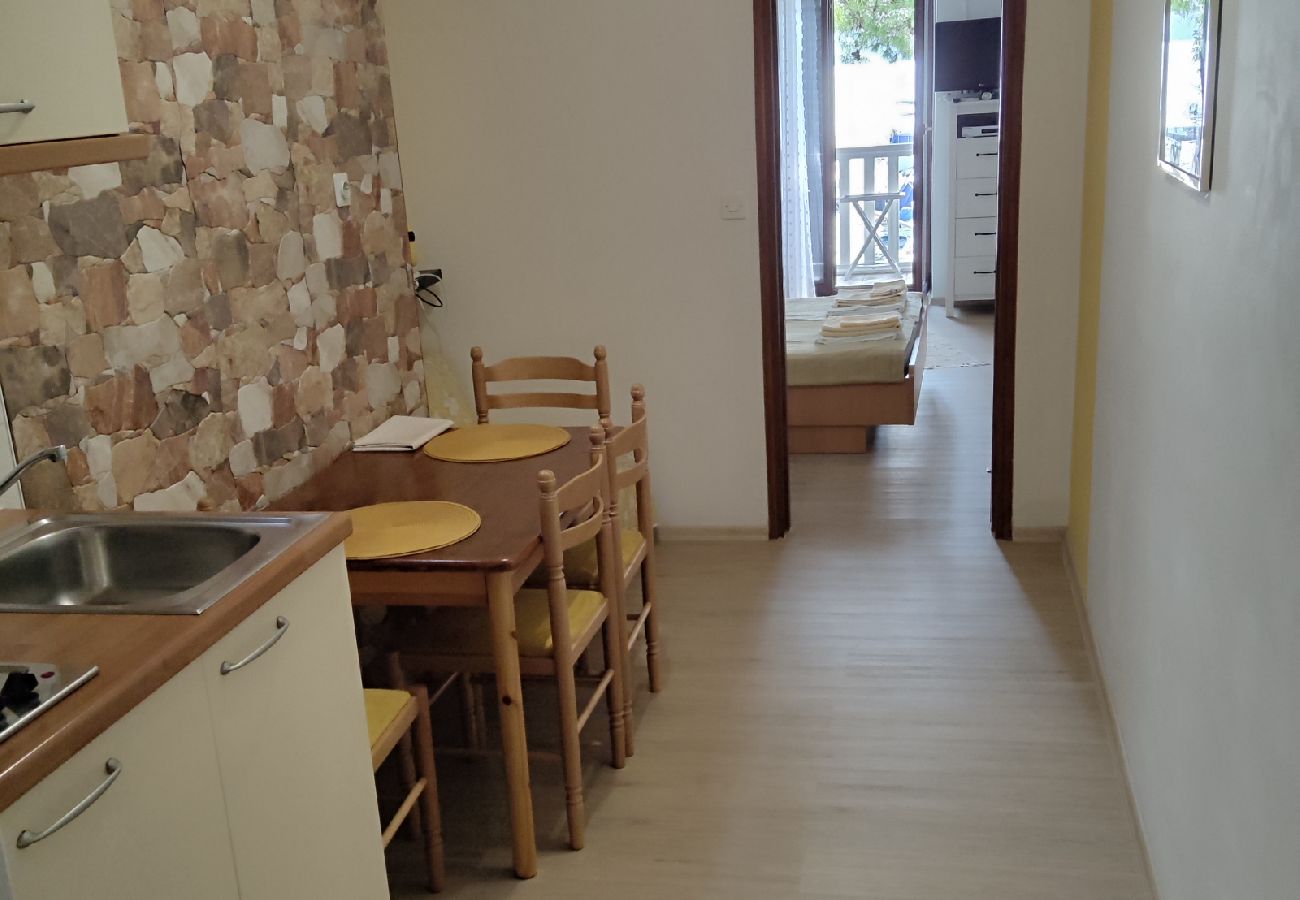 Apartament w Jadranovo - Apartament w Jadranovo z Widok na morze, balkon, Klimatyzacja, WIFI (3856-2)