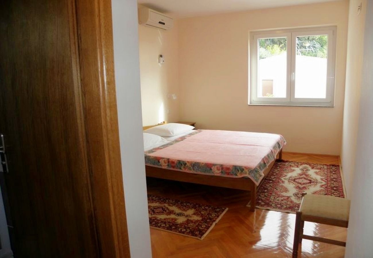 Apartament w Duce - Apartament w Duće z Widok na morze, taras, Klimatyzacja, WIFI (4166-2)