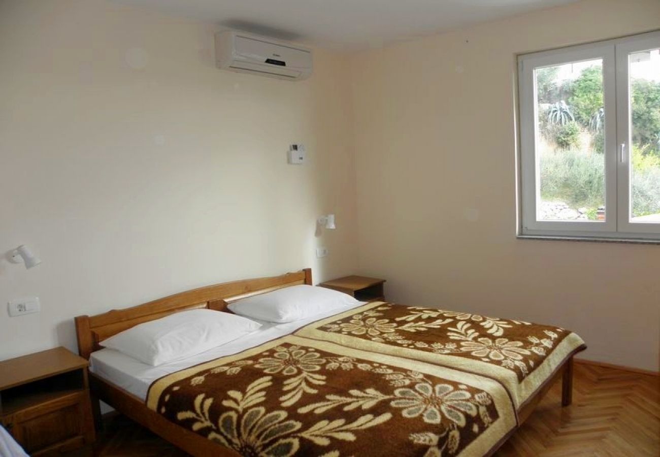 Apartament w Duce - Apartament w Duće z Widok na morze, taras, Klimatyzacja, WIFI (4166-4)