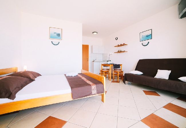 Studio w Duce - Apartament Studio w Duće z Widok na morze, taras, Klimatyzacja, WIFI (4167-2) Studio w Duce - Apartament Studio w Duće z Widok na morze, taras, Klimatyzacja, WIFI (4167-2)