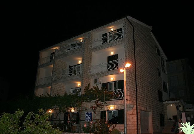 Studio w Duce - Apartament Studio w Duće z Widok na morze, taras, Klimatyzacja, WIFI (4167-2) Studio w Duce - Apartament Studio w Duće z Widok na morze, taras, Klimatyzacja, WIFI (4167-2)