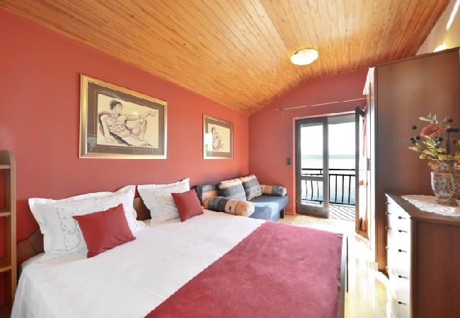 Apartament w Lokva Rogoznica - Apartament w Lokva Rogoznica z Widok na morze, taras, Klimatyzacja, Zmywarka (4184-1) Apartament w Lokva Rogoznica - Apartament w Lokva Rogoznica z Widok na morze, taras, Klimatyzacja, Zmywarka (4184-1)